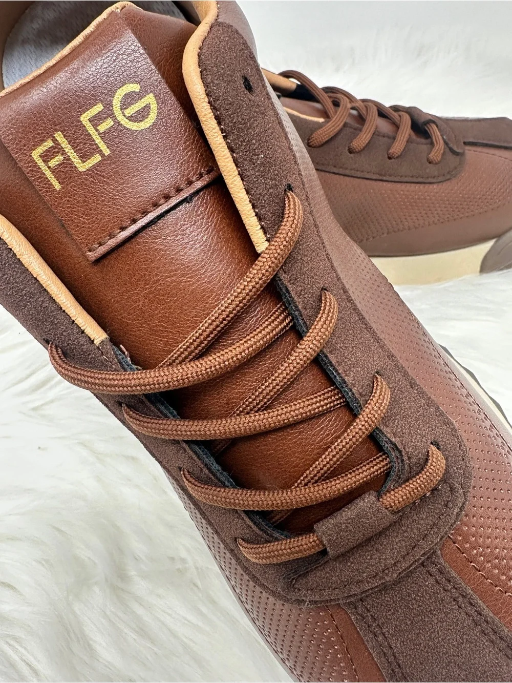 Chunky Sole Minimalist Casual Sneakers